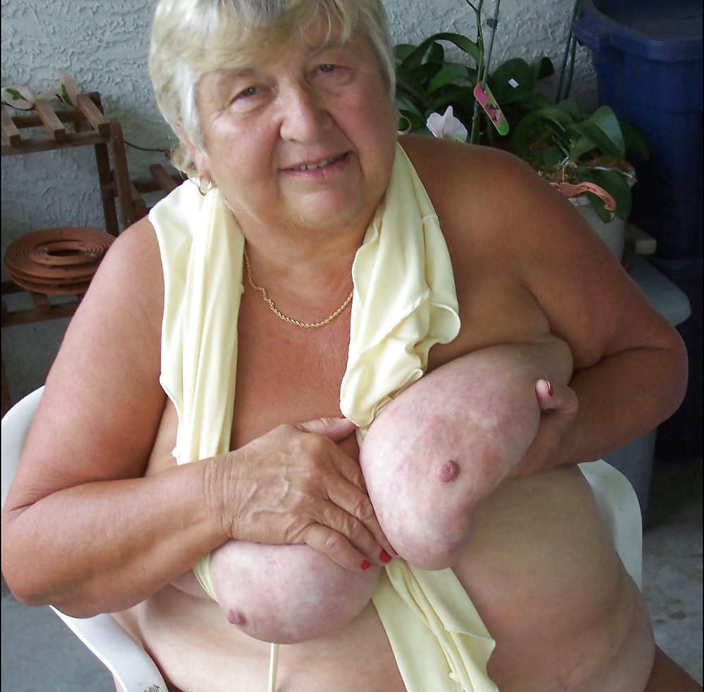 Porn image grand mere bandante