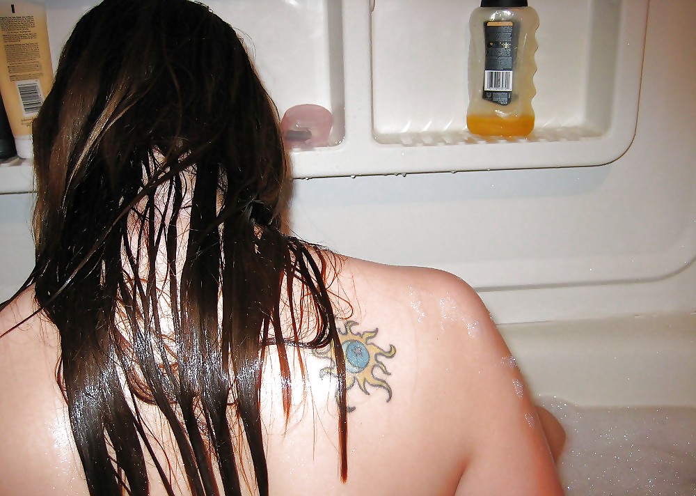 Porn image Hot Amateur Brunette Teen Girl Naked In The Bubble bath