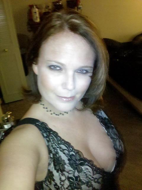 Porn image Yummy slut mommy Ann Marie