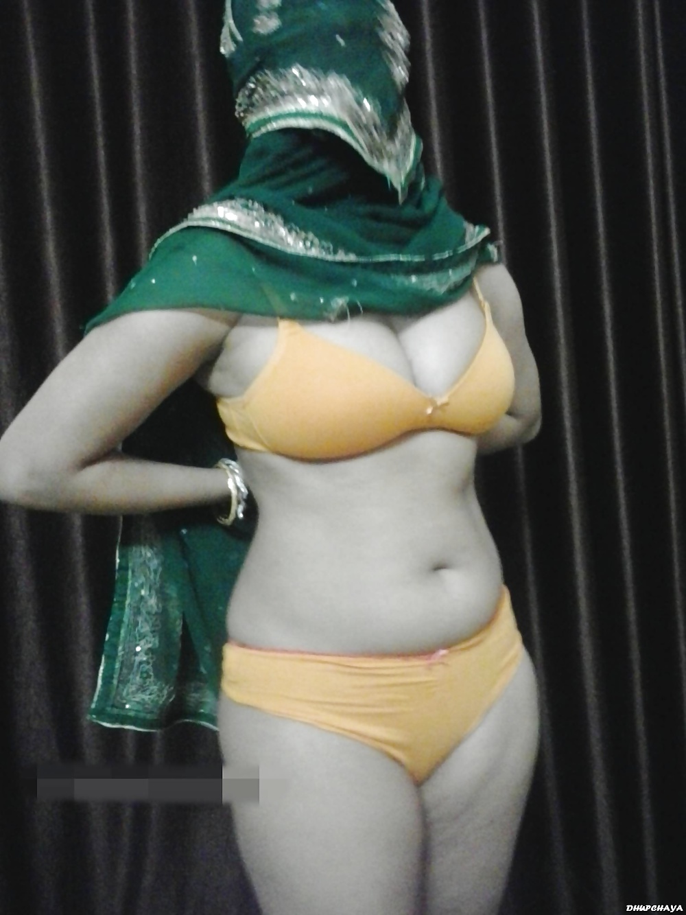 Porn image Arab girl strip salwar suit showing big boobs nipples