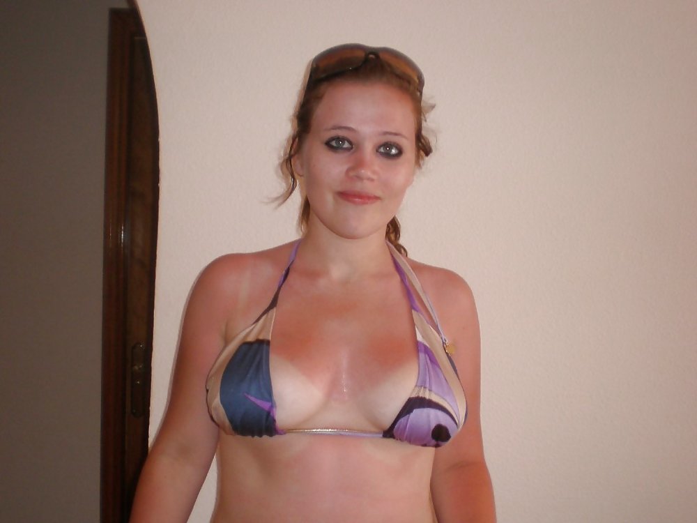 Porn image Teen cleavage