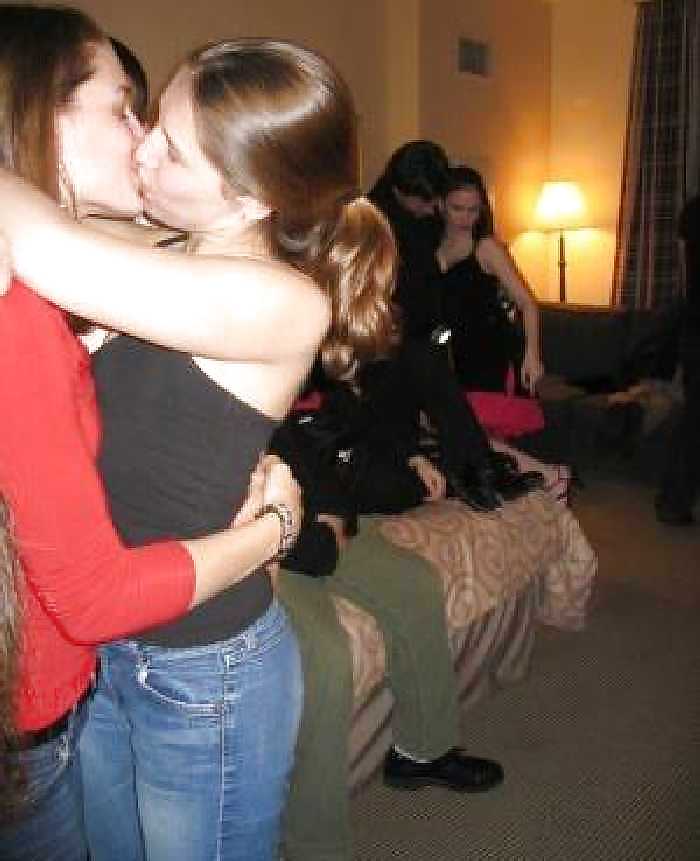 Porn image Misc Amat Kissing Girls
