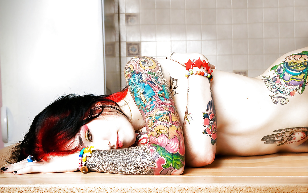 Porn image Emo girls with nice tattoos