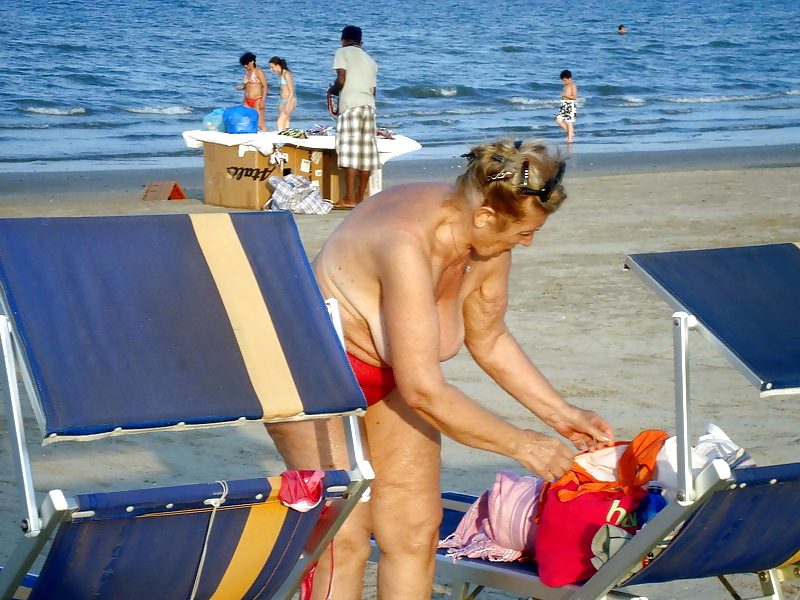 Porn image Busty granny on the beach! Mixed!