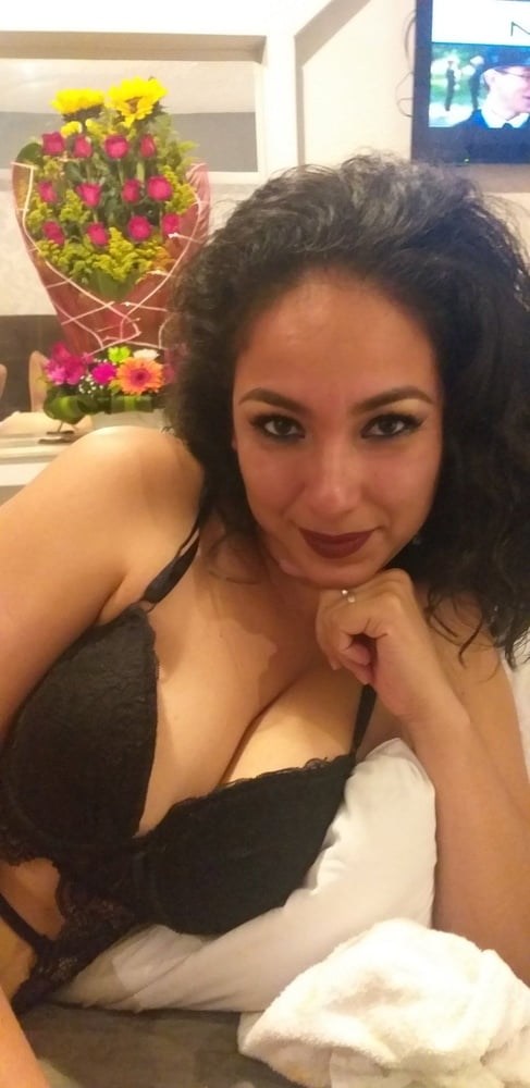 Beautiful woman, beautiful submissive hot wife - 32 Photos 