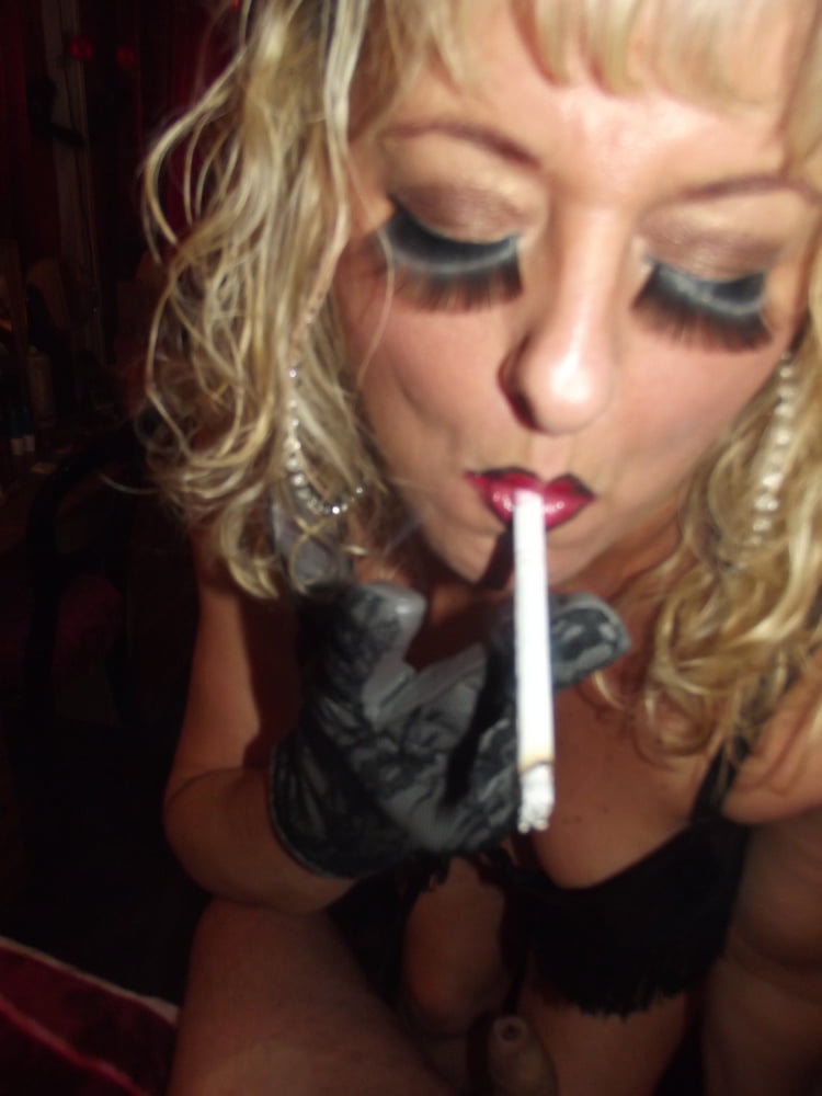 WEDNESDAY NEED SMOKE SEX SPUNK - 150 Photos 