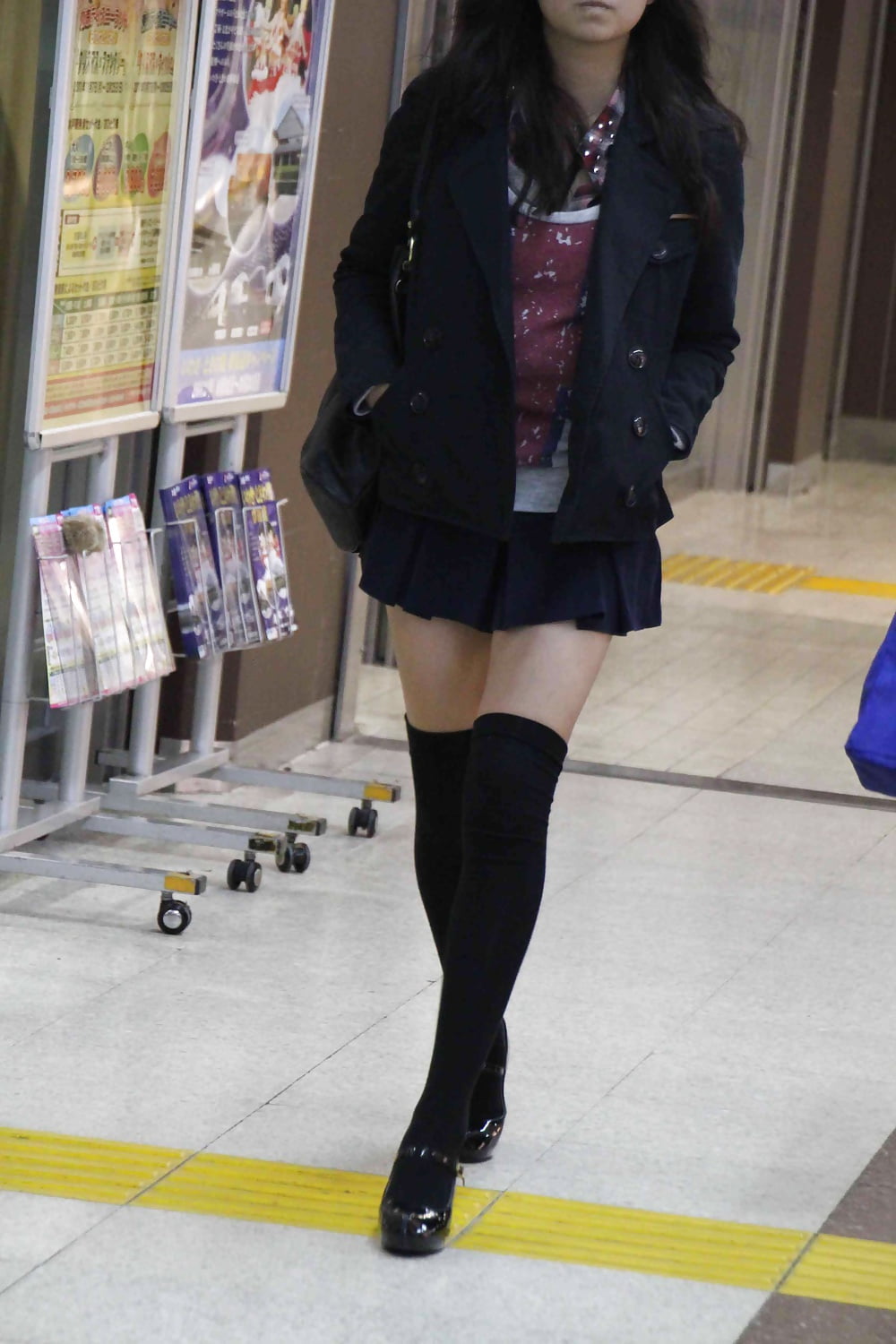 Porn image Japanese teen with xtra-miniskirt and high socks