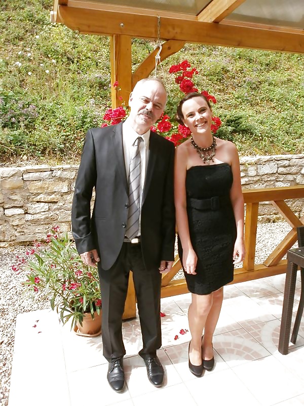 Porn image Elle merite quoi cette sainte-nitouche salope ??