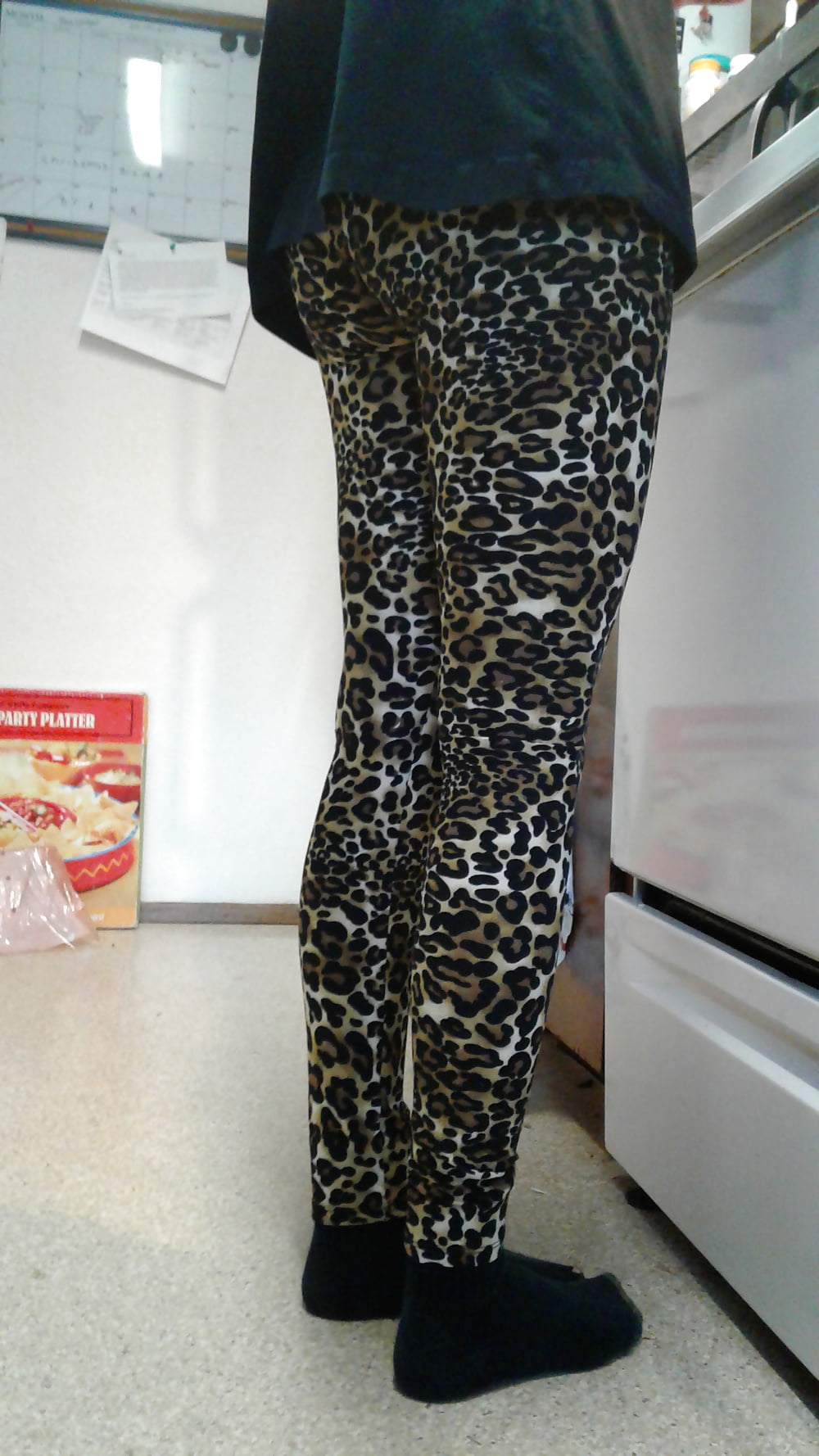 Porn image Wife looks hot in her new leopard print leggings