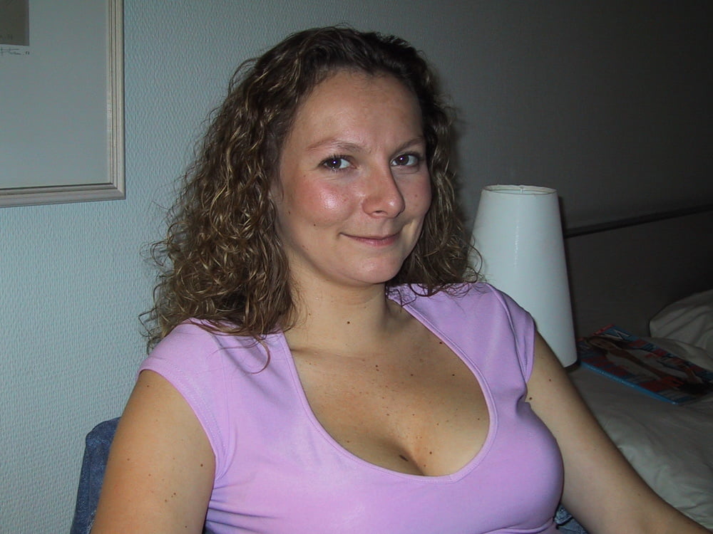 Anne a MilF from the UK - 140 Photos 