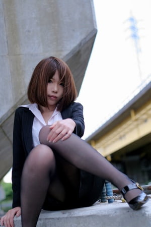 japanese woman black pantyhose         