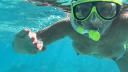 rate my naked diving experience         