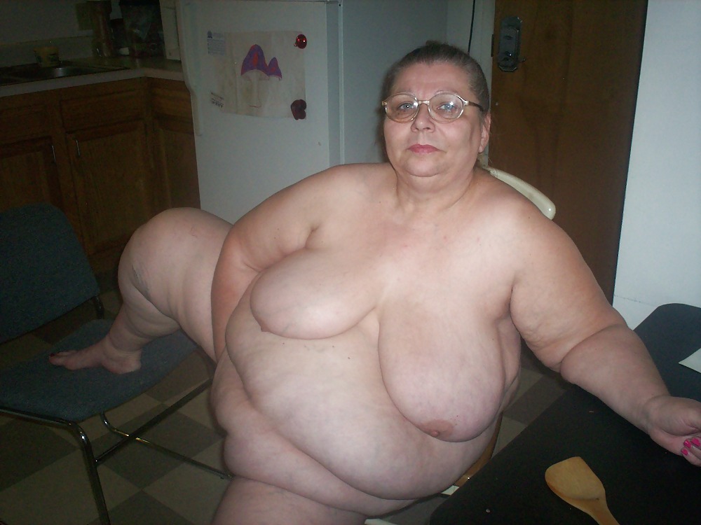 Porn image me playing in the kitchen pt 3