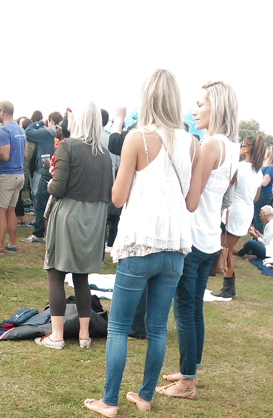 Porn image Londonperv's Candids 2014 - Festival part 2