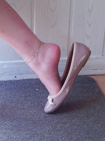 Wifes well worn nude lack Ballerinas flats shoes3