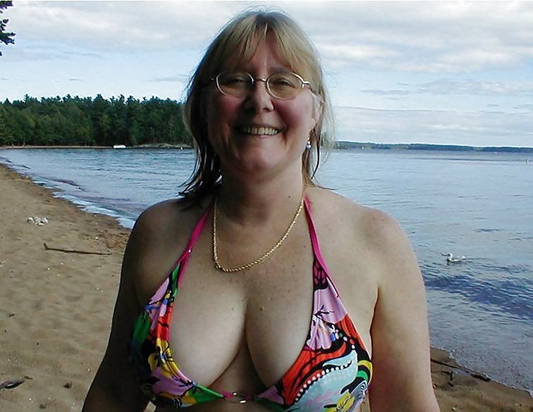 Porn image Older women in bikini. (most saggy tits).