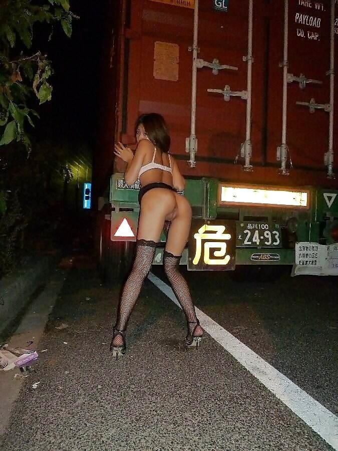 Truckerbabes - 47 Photos 