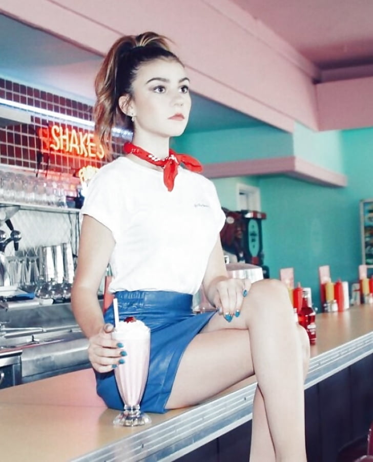 Genevieve Hannelius 55 Pics