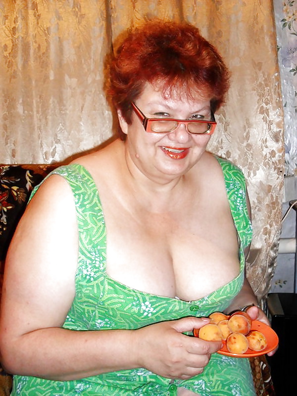 Porn image Russian Sexy Busty Granny! Amateur!
