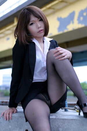 japanese woman black pantyhose         