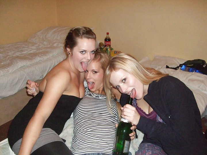 Porn image Welche ist geiler (Which one is hotter) 3 ?