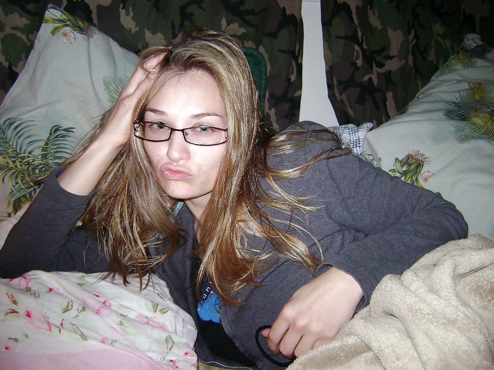 Porn image Young Amater Nerdy Girlfriend