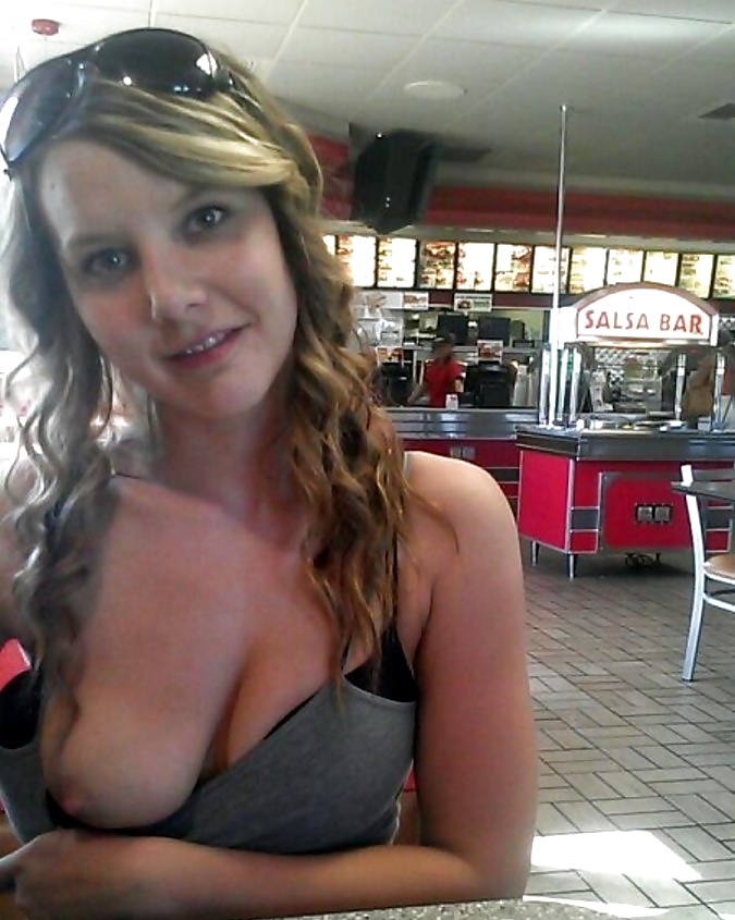 Porn image Flashing Babes