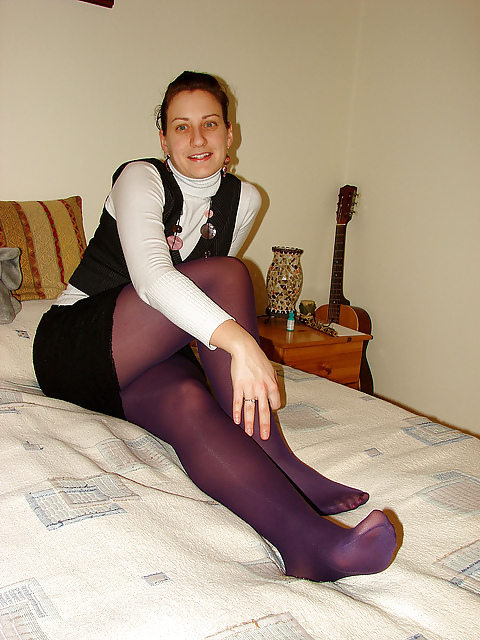 Porn image Purple nylons, stockings, tights & pantyhose