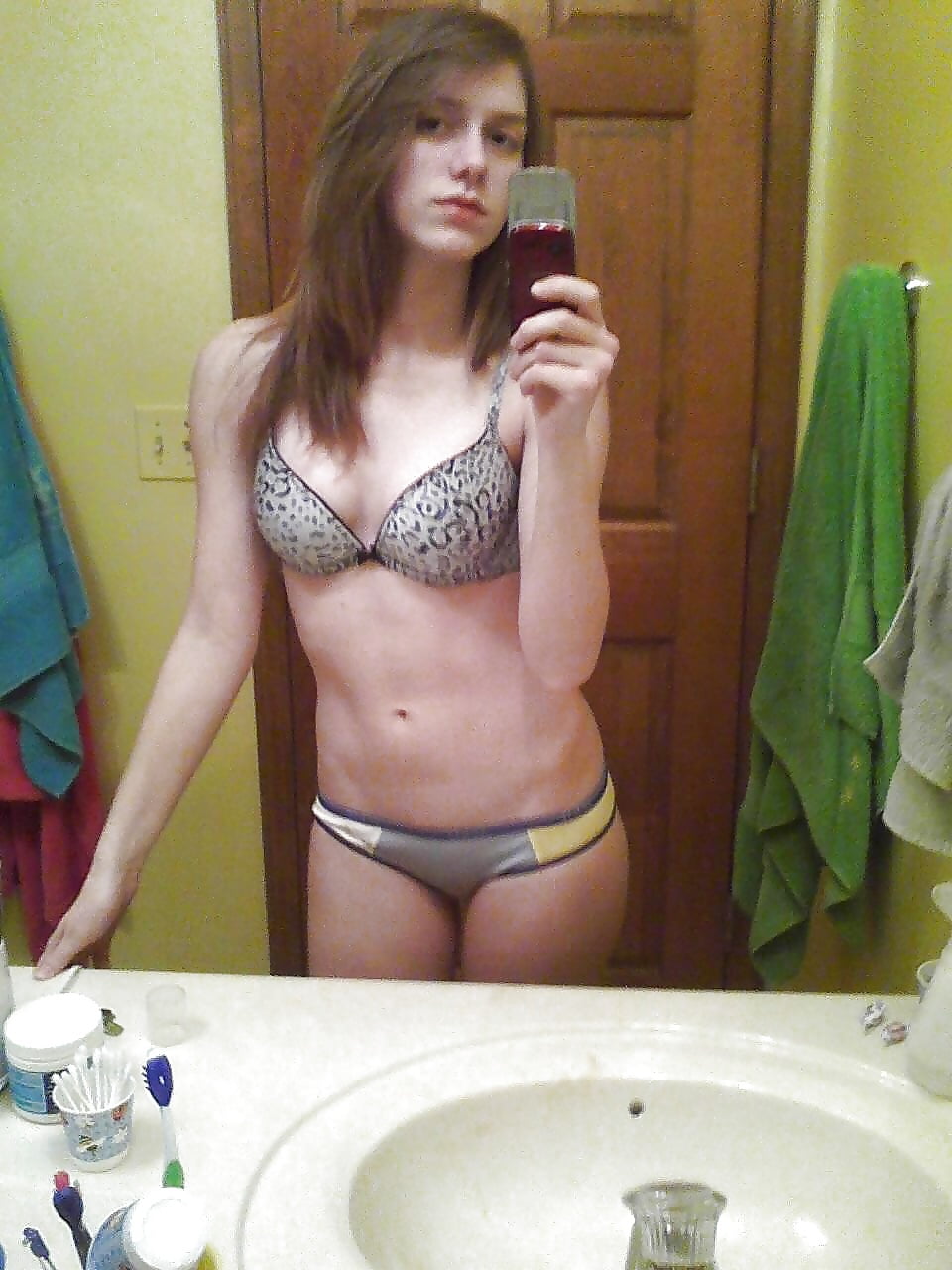 Porn image Silly Selfie Teen 22