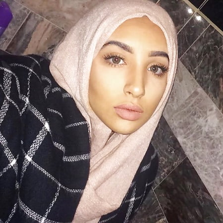 Sexy Beautiful Moroccan Arab Hijabi Blowjob Face