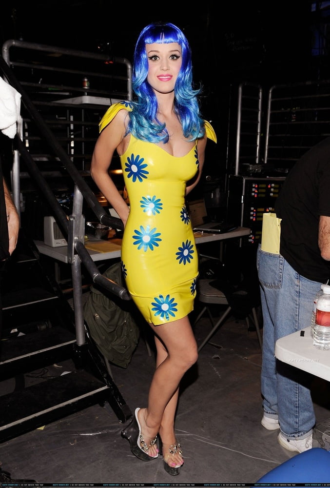 Katy Perry Latex 8 Pics
