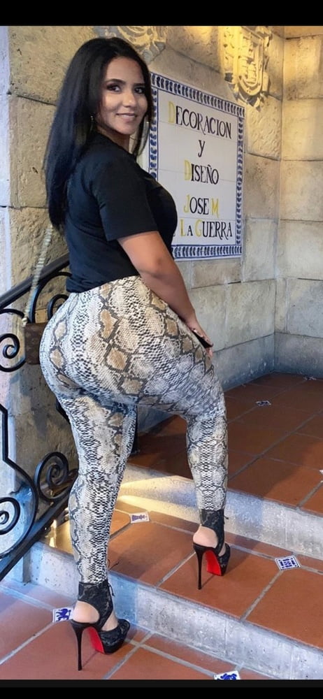 Sexy ass latina - 19 Photos 