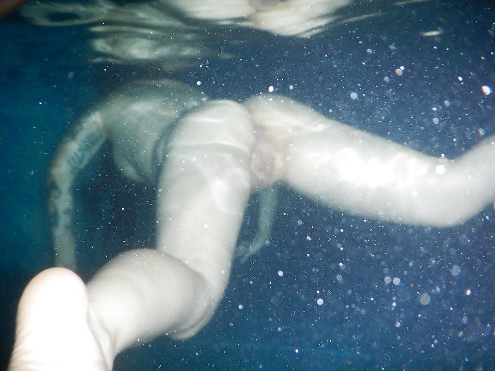 Porn image Canadian Wife Shows Big Ass Milky Tits And Underwater
