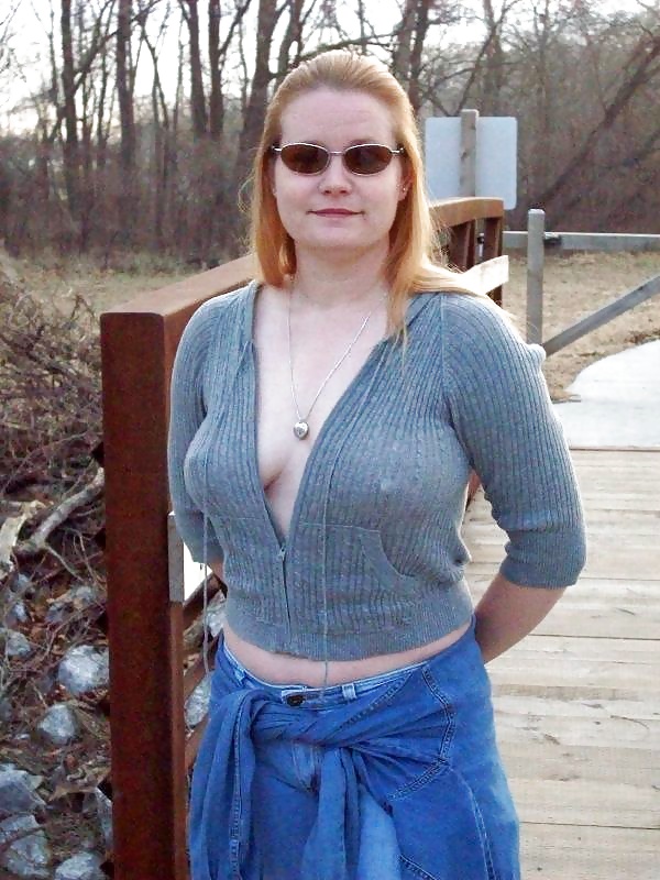 Porn image Braless mature lady 03