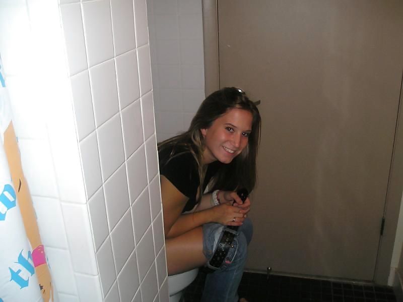 Porn image Sitting Pretty Too