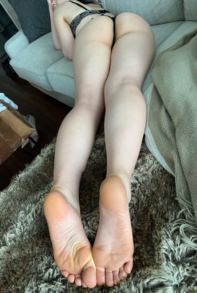 Best Girl Feet 10 - 22 Photos 
