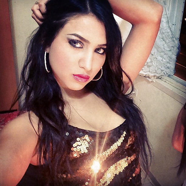 Porn image Arab beauty 47 - Cum on her