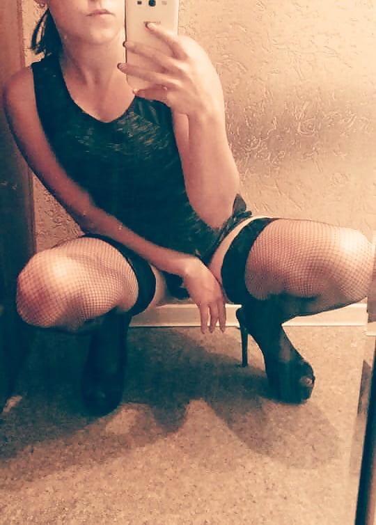 Porn image Teen bitch selfie shots