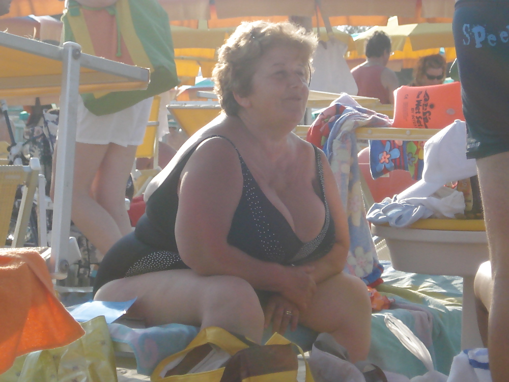 Bbw Granny On Beach - PICS SEX