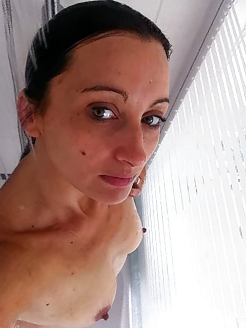 Porn image Elle aime le bain et la douche