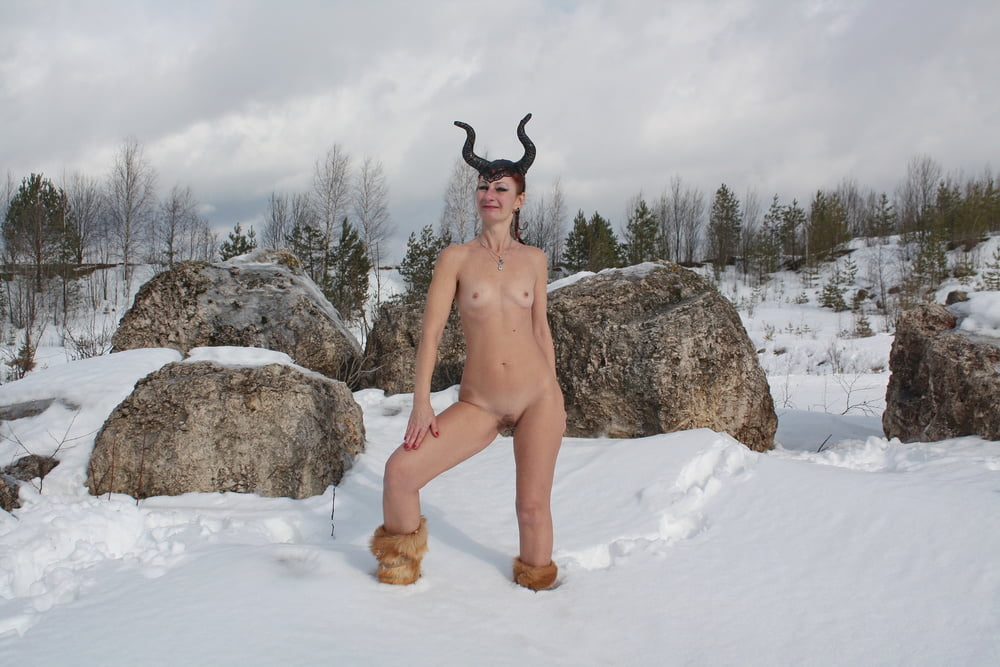 Naked on snow in quarry - 41 Photos 