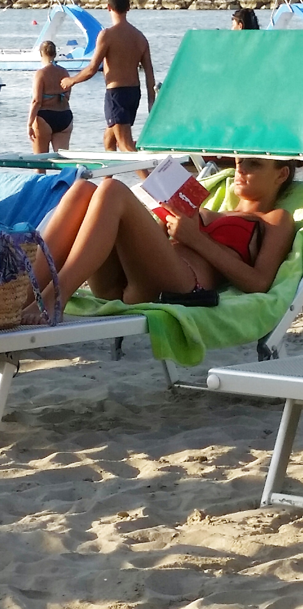 Porn image in spiaggia