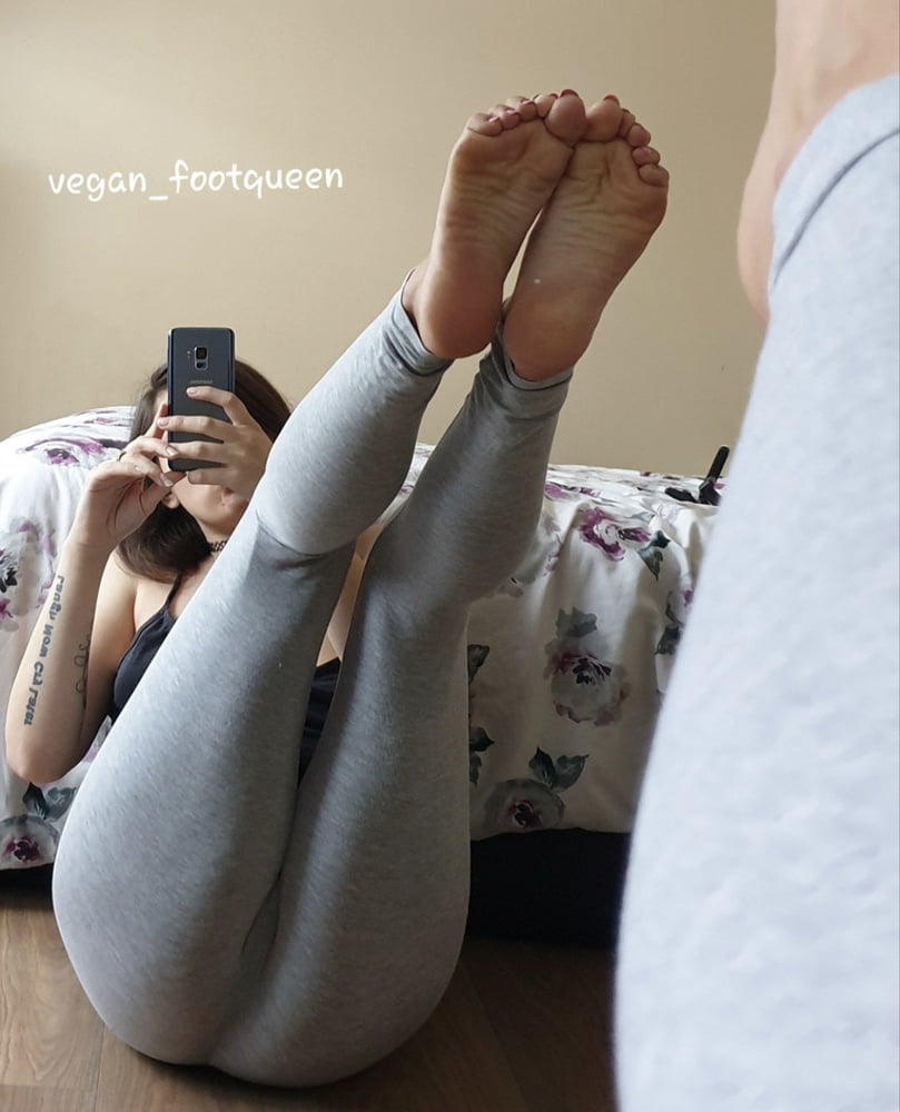 Sexy Milf Feet I want to Fuck (UK, British, Foot, Flip Flop) - 231 Photos 