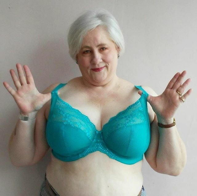 Who is this fantastic mature bra model? Help pls - 4 Photos 