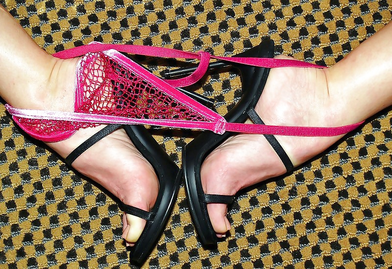 Porn image FEET NO NYLON -bymn