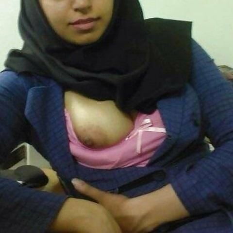 Muslim Hijabi Bitches - Boobs - 57 Photos 