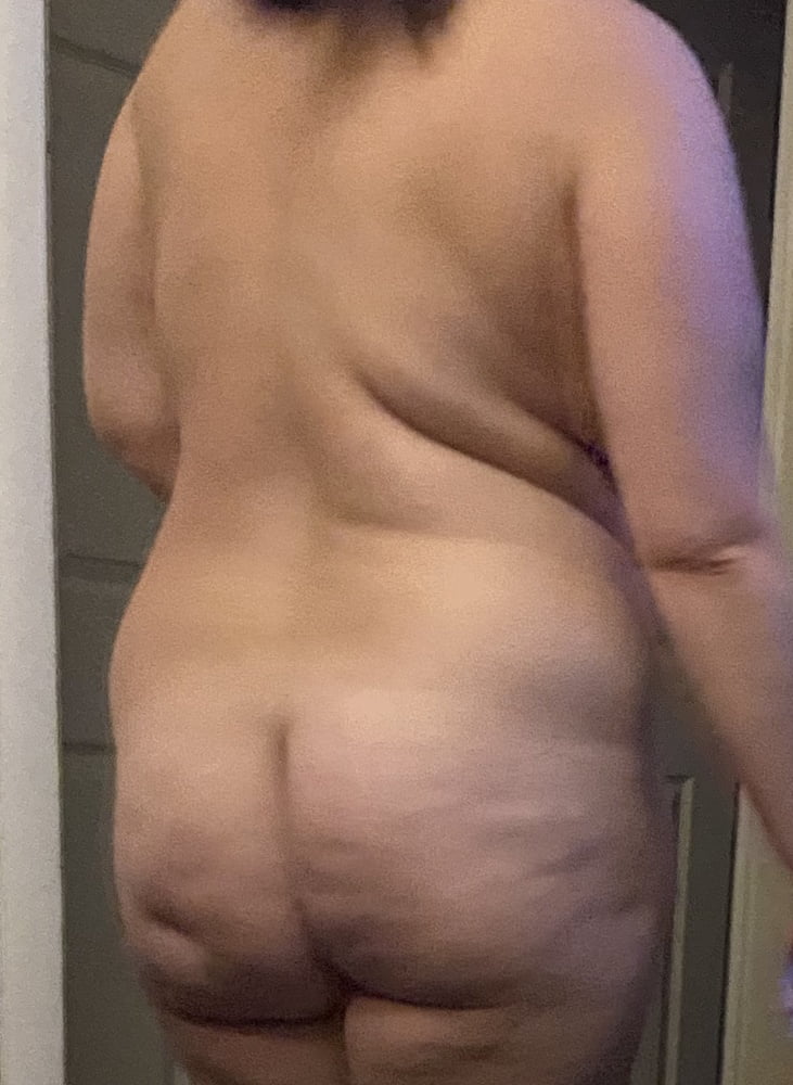 26 yr old slut friday fun - 26 Photos 