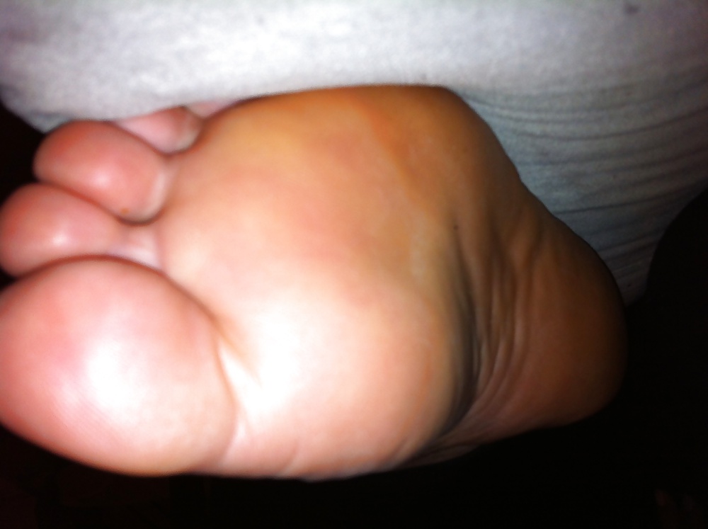 Porn image FAT SEXY FEET AND TOES MEATY SOLES