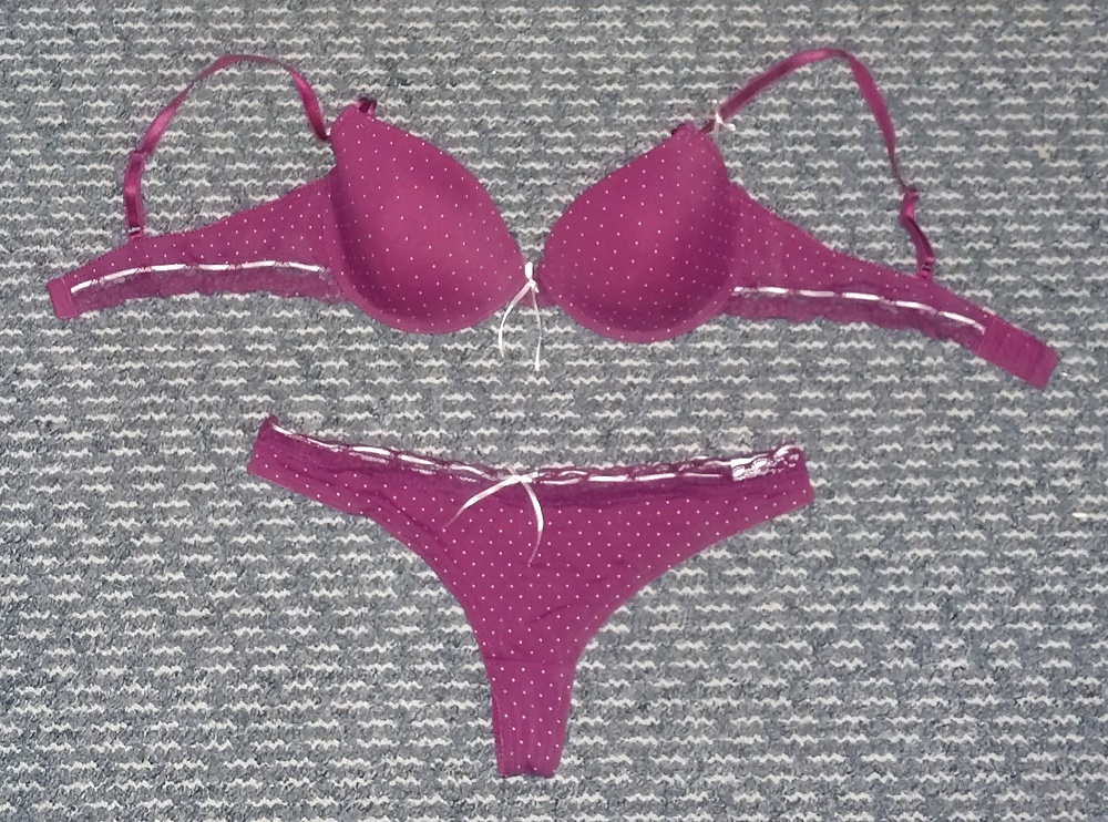 Porn image Unterwaesche der 29 jaehrigen Ehehure #1