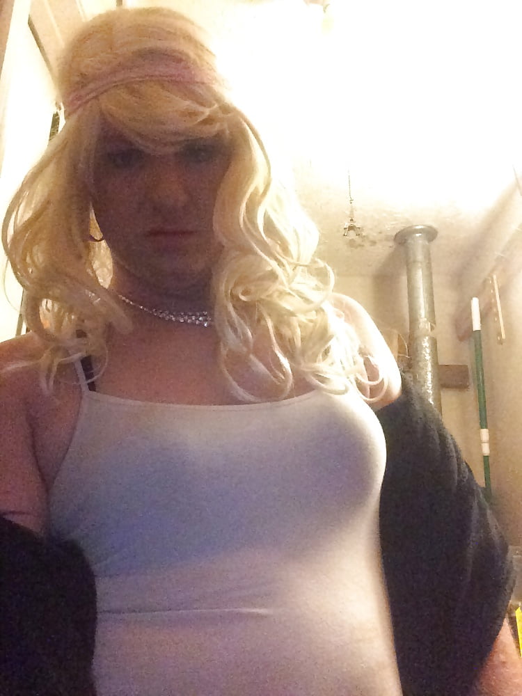 Porn image Naughty Blonde